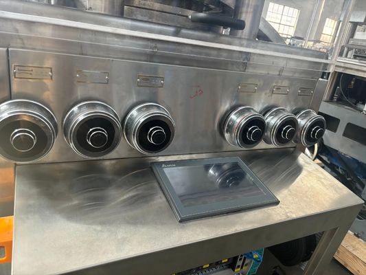 57ステーション高速ロータリー打錠機、処理能力410,400錠/時、自動潤滑システム搭載 サプライヤー