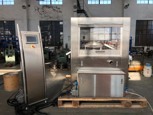 製薬業界向け 630000 PCS/H 容量 15kW モーター搭載高速ロータリー打錠機 サプライヤー